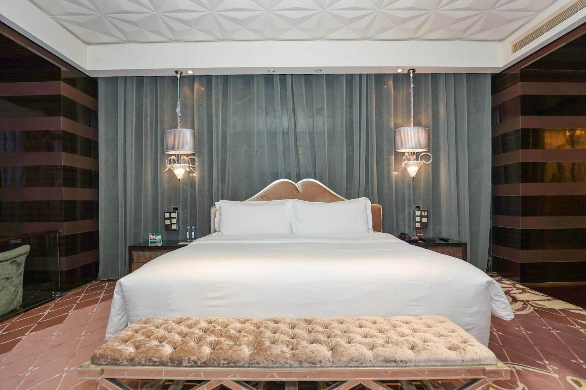 ชาโต สตาร์ ริเวอร์ เซี่ยงไฮ้ Hotel ภายนอก รูปภาพ